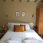 Alojamento de Acomodação e Pequeno-almoço Fleur & 3*