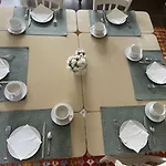 Alojamento de Acomodação e Pequeno-almoço Fleur & 3*