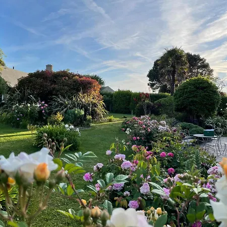 Fleur & Bed & Breakfast Montfarville