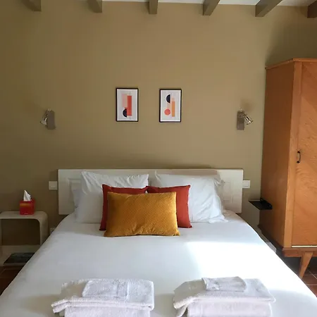 Bed & Breakfast Fleur & 3*