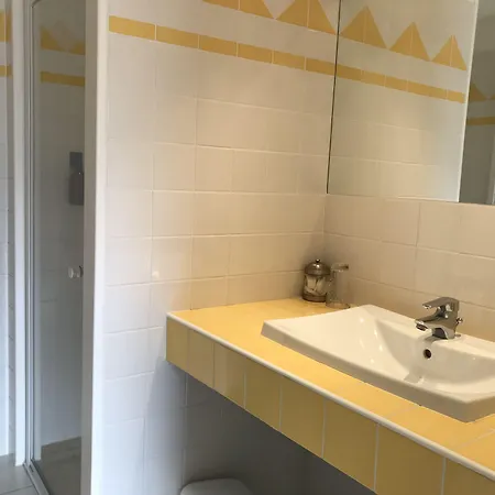 Fleur & Bed & Breakfast Montfarville