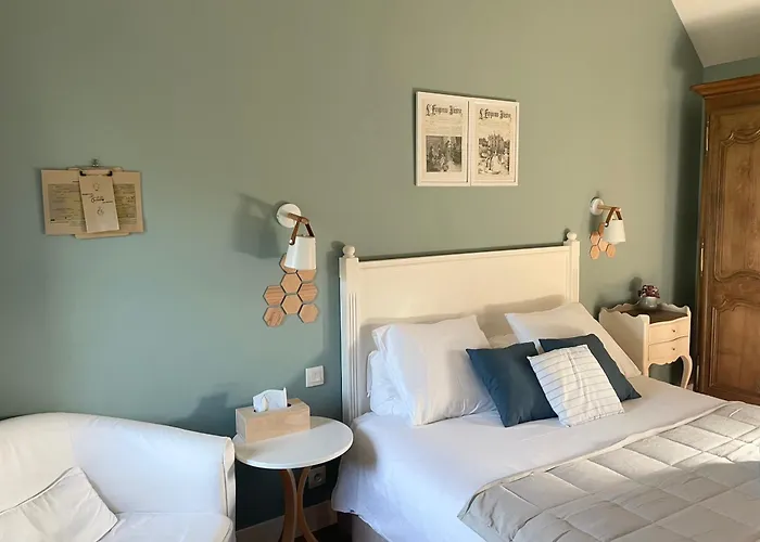 Fleur & Bed & Breakfast 3*