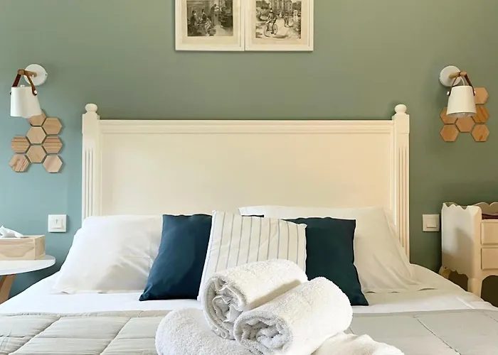 Fleur & Bed & Breakfast Montfarville