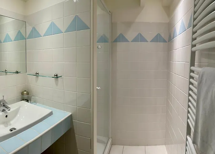 Fleur & Bed & Breakfast Montfarville